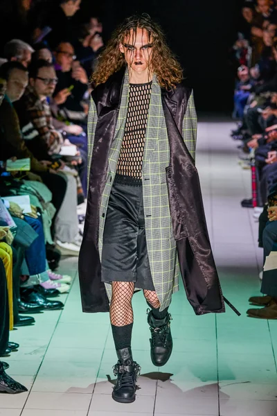 Look 32